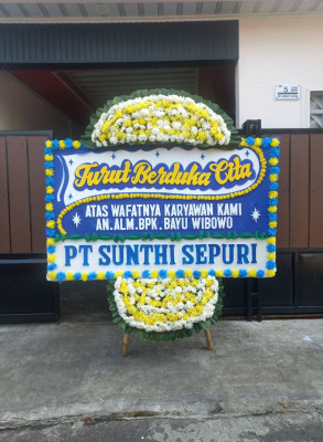 Papan Bunga Duka di Kresek