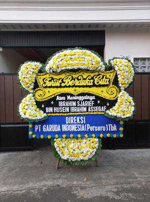 Papan Bunga Duka di Kresek
