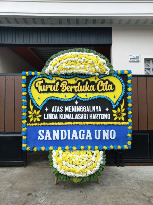 Papan Bunga Duka di Kresek